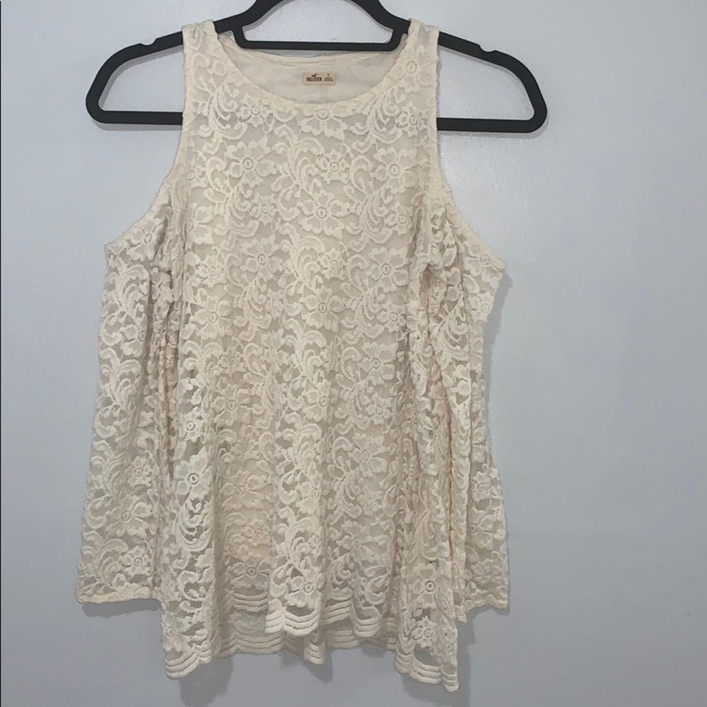⭐️Cold shoulder lace cream top